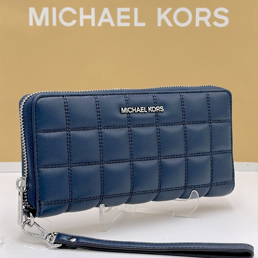 MICHAEL KORS Continental Wristlet Phone Case Wallet Navy
NWT - Picture 1 of 12